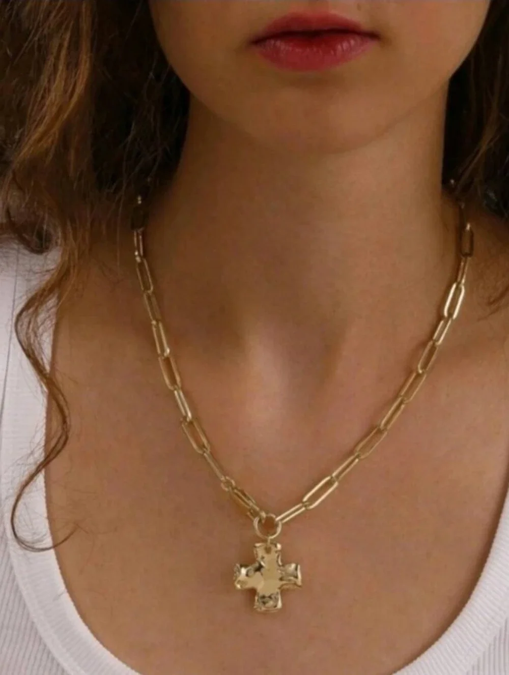 NEW! Minimalist Gold Paperclip Link Chain With Chunky Cross Pendant Necklace - Picture 2 of 4